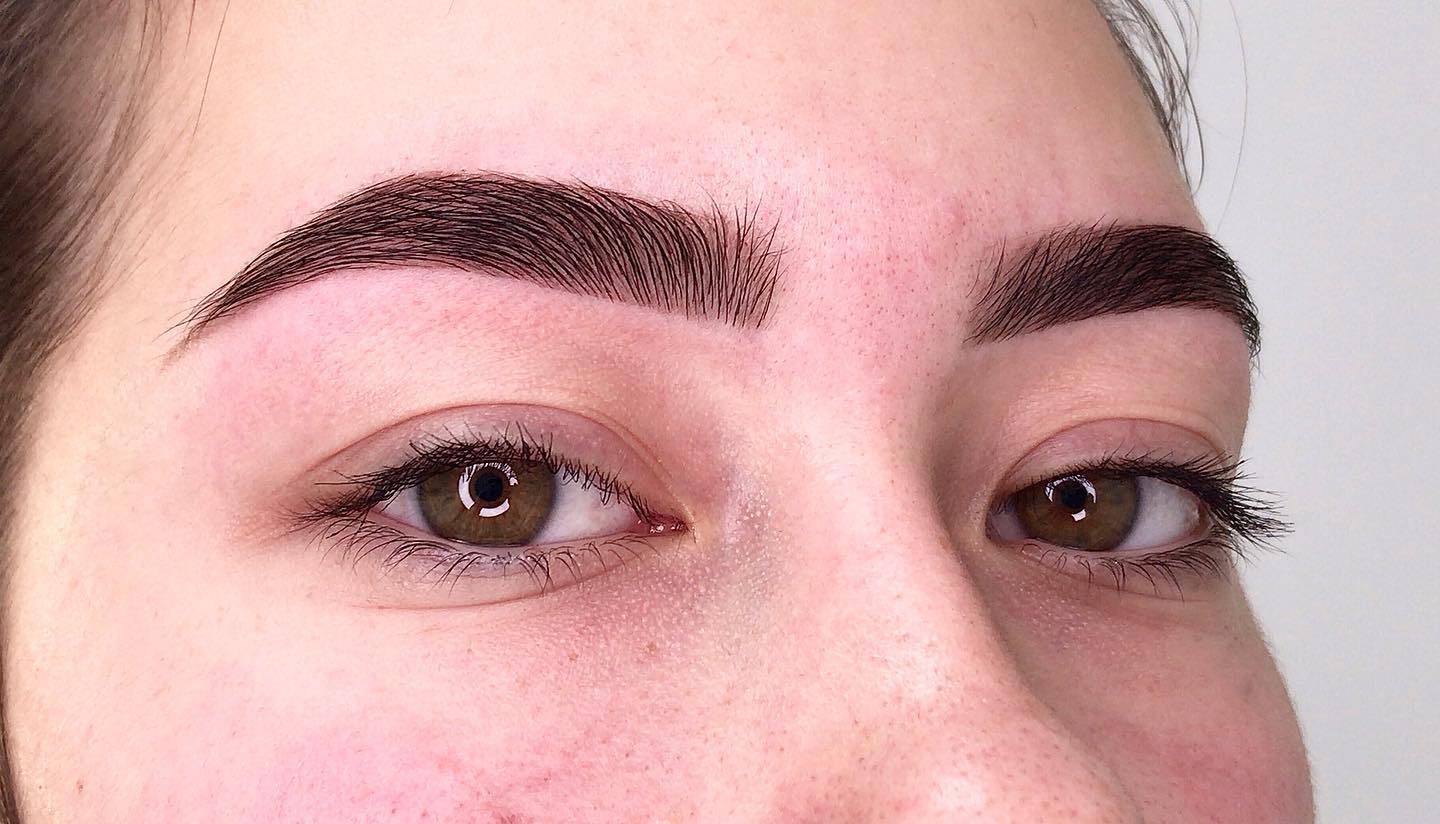 The eyebrows of your dreams are just around the corner - a bright studio in Comfort Town, and in just an hour, your brows will be ready! Long-lasting tinting for up to 10 days on the skin and up to 4 weeks on the hairs! To book an appointment, message us in Direct ✈️ in Sand Diego, CA